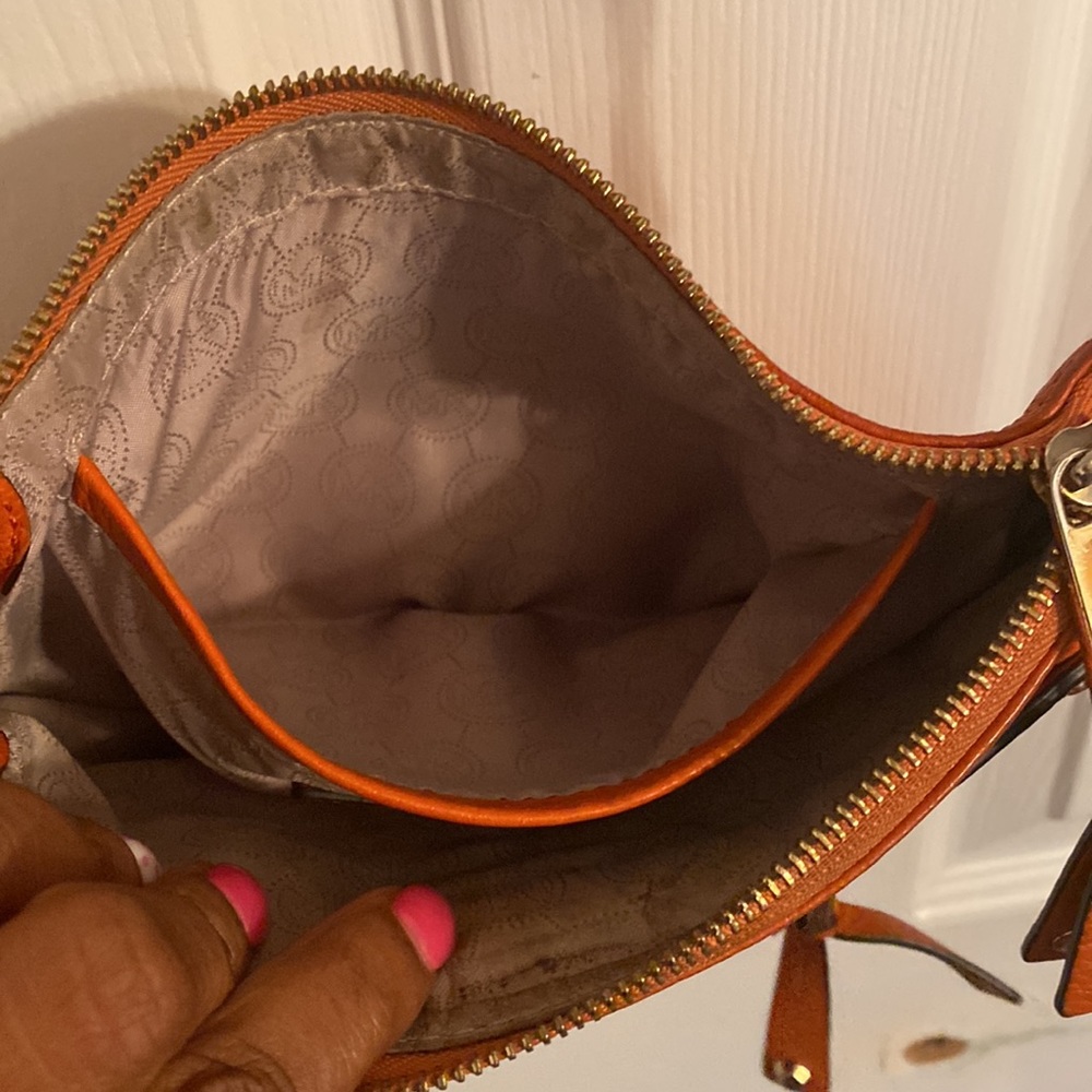 Orange Michael Kors crossbody - Picture 3 of 8